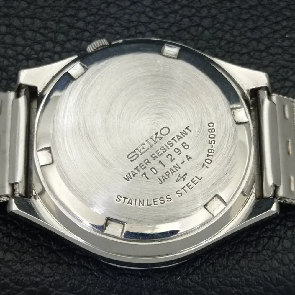 Vintage 1978 Seiko Automatic Mens Silver Watch W/daydate & Blue accents